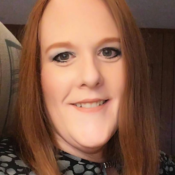 Meet your Posher, Jennifer - Picture 1 of 3